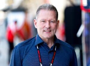 Jos Verstappen ajoi rajusti päin puuta – dramaattisia kuvia paikan päältä
