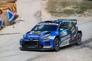 Suomalaiskuljettaja kirjoittaa upeaa tarinaa MM-rallissa - tämä nostaa suorituksen arvoa Suomalaiskuljettaja kirjoittaa upeaa tarinaa MM-rallissa – tämä nostaa suorituksen arvoa