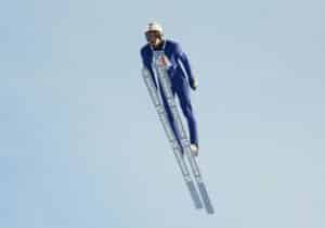 Karmeasti kaatunut mäkihyppääjä on kuollut