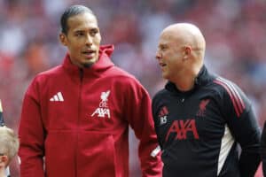 Liverpool-kapteeni latasi suorat sanat – ”Anteeksiantamaton kausi”