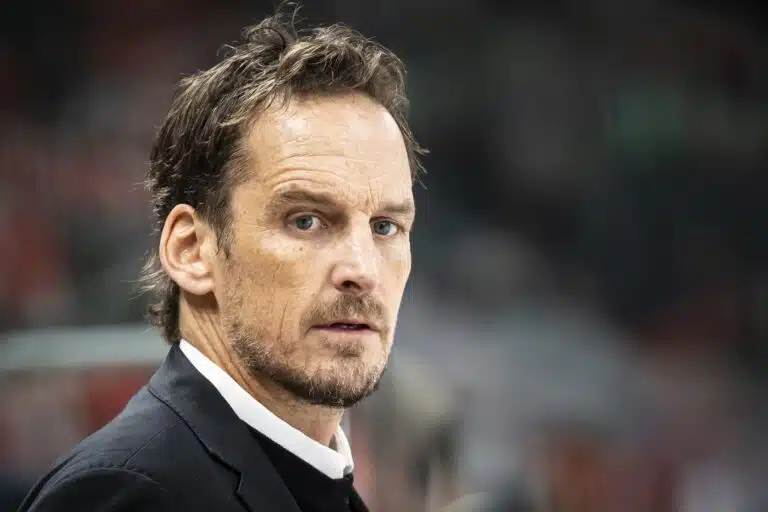 Kohuvalmentajan poskettomat palkkavaatimukset paljastuivat – hinnoitteli itsensä ulos KHL:stä