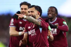 Tottenham on vaaravyöhykkeellä Tottenham on vaaravyöhykkeellä