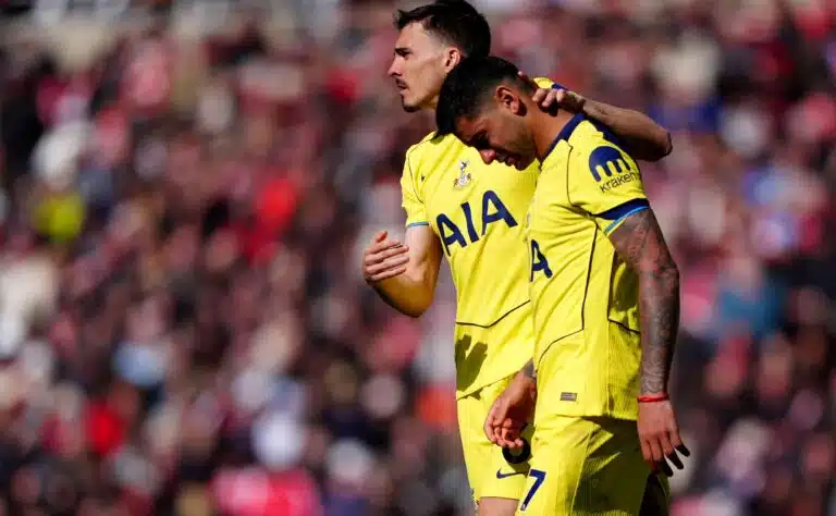 Tottenham syöksyy jyrkkää alamäkeä pohjamutiin Tottenham syöksyy jyrkkää alamäkeä pohjamutiin