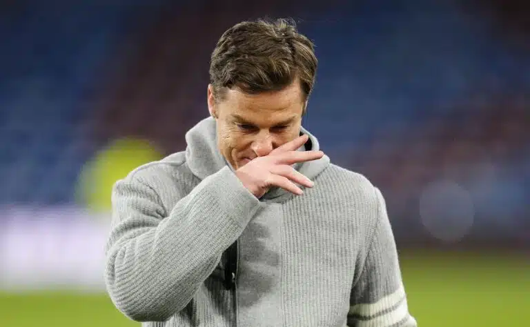 Valioliiga-seurassa potkut – Steven Gerrardille näytön paikka?