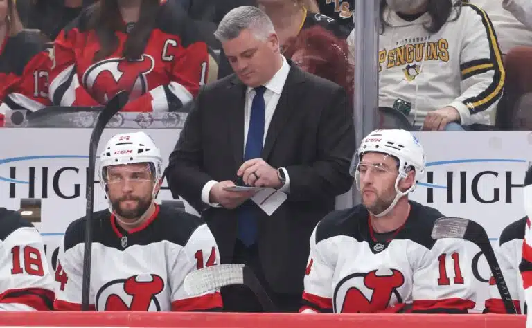 Stanley Cup-suosikki romahti totaalisesti - päävalmentajalta poikkeuksellisen rajua tekstiä Stanley Cup-suosikki romahti totaalisesti – päävalmentajalta poikkeuksellisen rajua tekstiä