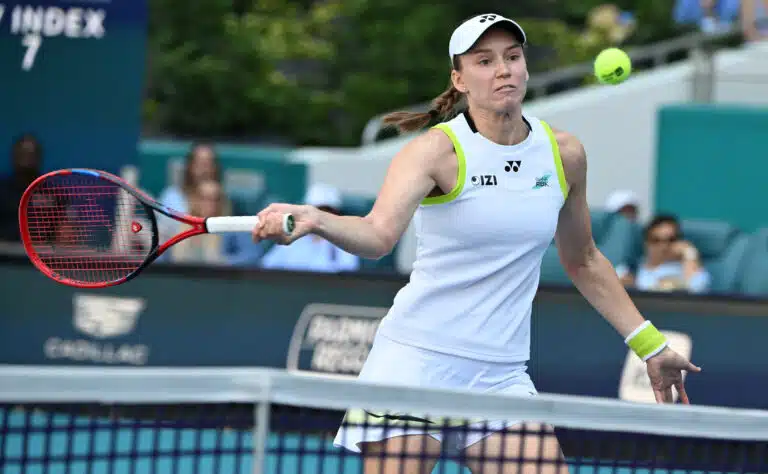 Superkaunis tennistähti teki paljastuksen vaietusta asiasta – ”Yritän kontrolloida”