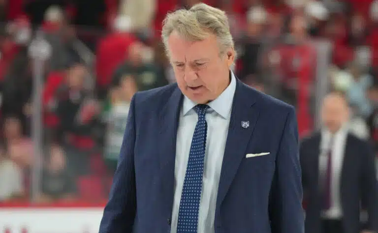 NHL-valmentaja riepotteli pelaajiaan pelin jälkeen - "Ei näitä jätkiä kiinnosta" NHL-valmentaja riepotteli pelaajiaan pelin jälkeen – ”Ei näitä jätkiä kiinnosta”