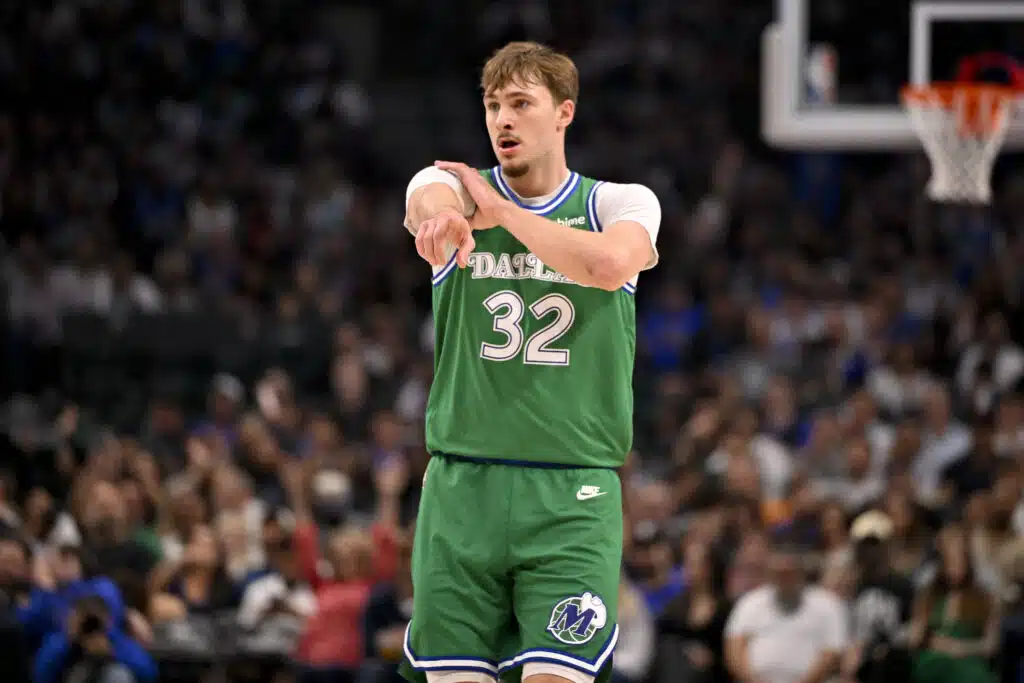 Teinitähti hirmupelillä Michael Jordanin rinnalle Teinitähti hirmupelillä Michael Jordanin rinnalle