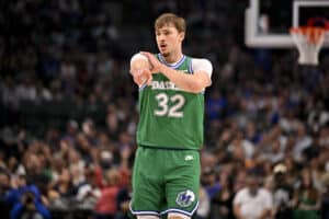 Teinitähti hirmupelillä Michael Jordanin rinnalle