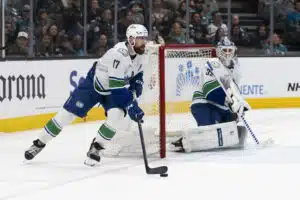 NHL-tähti siirtohuhuissa - nämä kolme vaihtoehtoa nousivat esiin NHL-tähti siirtohuhuissa – nämä kolme vaihtoehtoa nousivat esiin