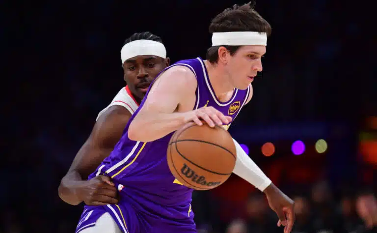 Lakersin tähtitykiltä väkevä paluu – NBA-jättiläinen menettämässä otetta