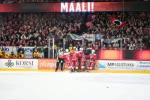 Neloskentän raatajat nousivat esiin – Ässille toinen kiinnitys