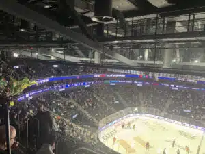 Nokia-areenalla odotti jälleen outo näky