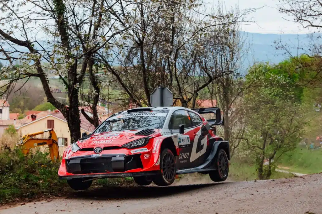 EK12: Sami Pajari on kiinni jättipaukussa Kroatian MM-rallissa EK12: Sami Pajari on kiinni jättipaukussa Kroatian MM-rallissa