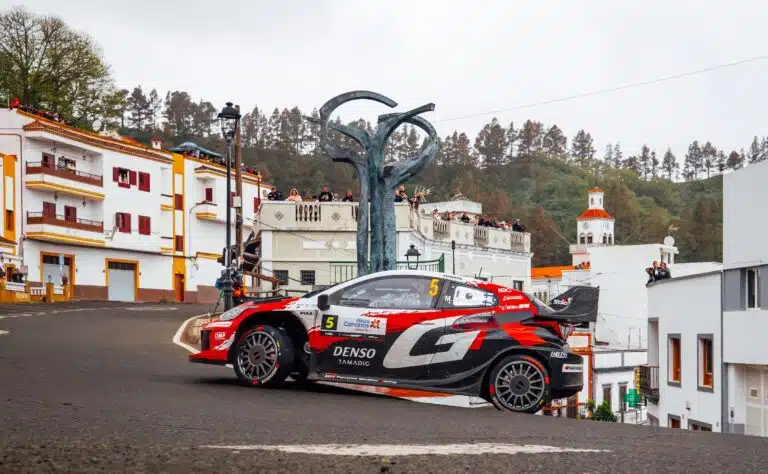 Sami Pajari on historiallisessa tilanteessa – tässä rallin MM-sarjan pistetilanteet