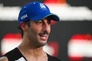 F1-kuljettaja sai tylyt potkut – laukoi nyt yllättävän kommentin