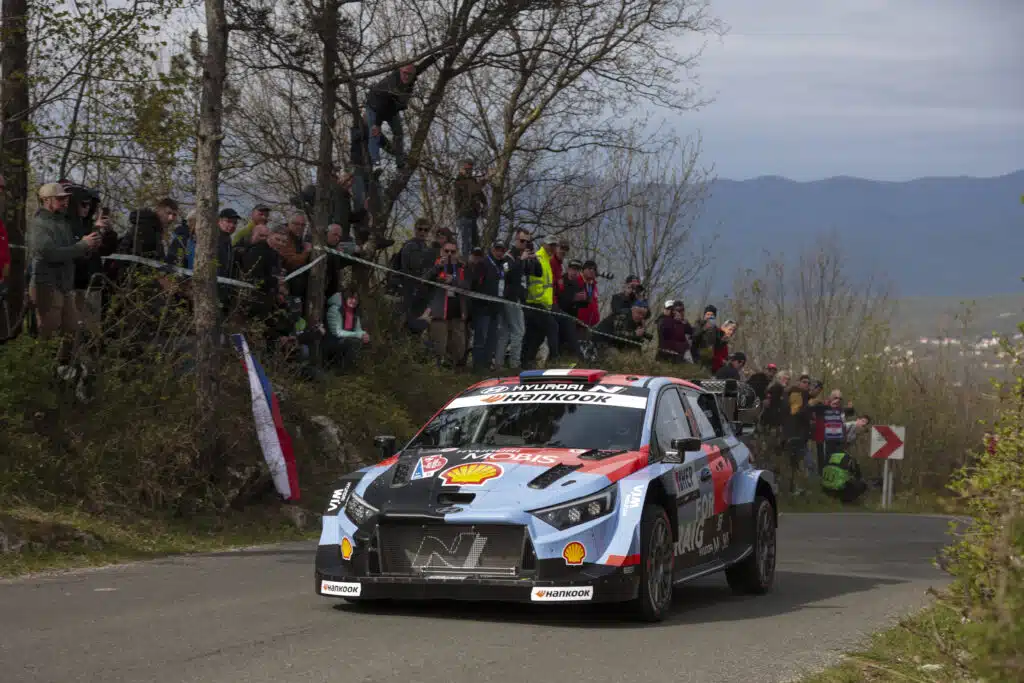 EK2: Jälleen yhden kärkinimen kisa pilalla – Sami Pajari hyvässä vauhdissa