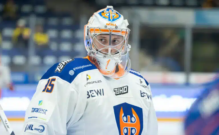Tappara-vahti siirtyy ulkomaille Tappara-vahti siirtyy ulkomaille