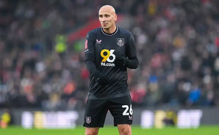 Entinen Liverpool-pelaaja lopettaa uransa - aloittaa heti valmentajana Entinen Liverpool-pelaaja lopettaa uransa – aloittaa heti valmentajana