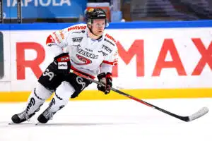 JYP tiedotti neljästä lähtijästä