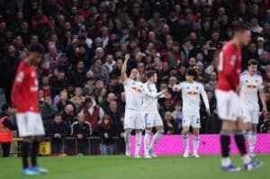 Manchester Unitedille kylmää vettä niskaan – Leeds haki voiton