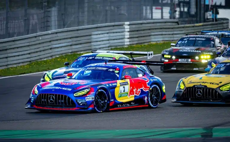 Max Verstappen loisti jälleen sivulajissaan – voitto karkasi epäonnisesti käsistä