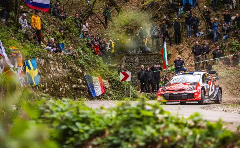 Oliver Solberg pyyhki kyyneleitä ulosajon jälkeen – ”Ei siinä ollut järkeä” Oliver Solberg pyyhki kyyneleitä ulosajon jälkeen – ”Ei siinä ollut järkeä”