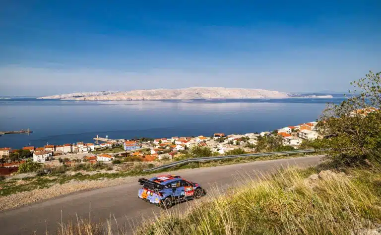 Kroatian rallissa dramaattinen loppu - varma voitto lipesi käsistä Kroatian rallissa dramaattinen loppu – varma voitto lipesi käsistä