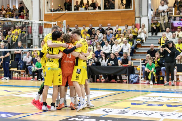 Pokaali ilmaan – tässä on lentopallon Suomen mestari