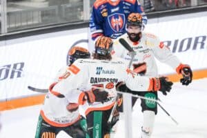 KooKoo rakentelee jättipaukkua – Tappara pahasti pihalla