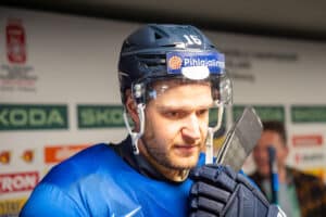 Aleksander Barkov puhui latvialaisille Tapparasta ja saunasta Aleksander Barkov puhui latvialaisille Tapparasta ja saunasta