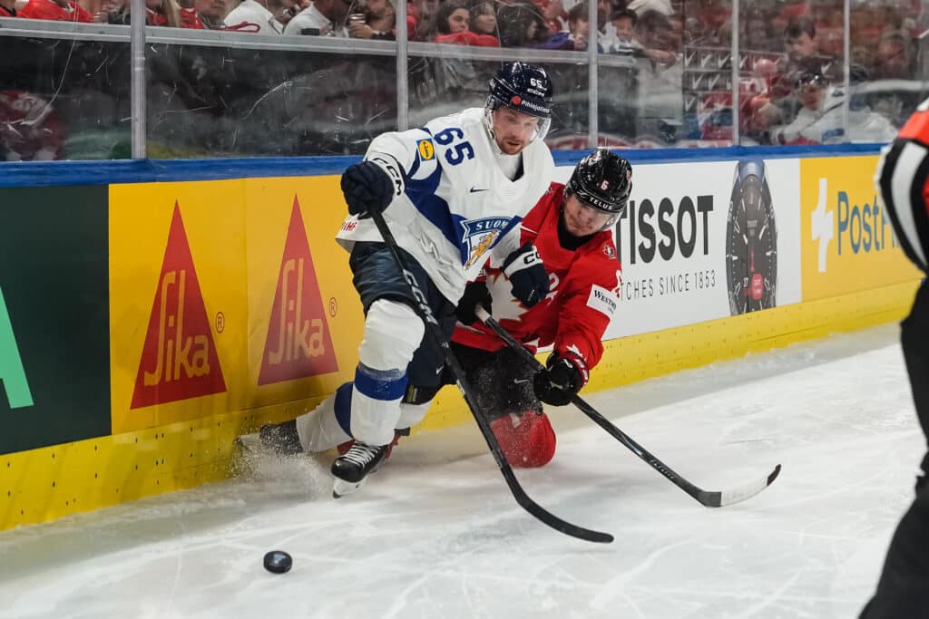 Leijonat-legenda jahtaa jo kolmatta maailmanmestaruutta - "Halli täynnä ja hirveä mekkala" Leijonat-legenda jahtaa jo kolmatta maailmanmestaruutta – ”Halli täynnä ja hirveä mekkala”