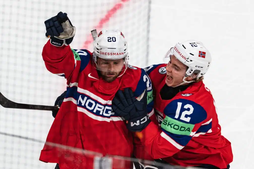 Se on siinä - raju paukku jääkiekon MM-kisoissa Se on siinä – raju paukku jääkiekon MM-kisoissa