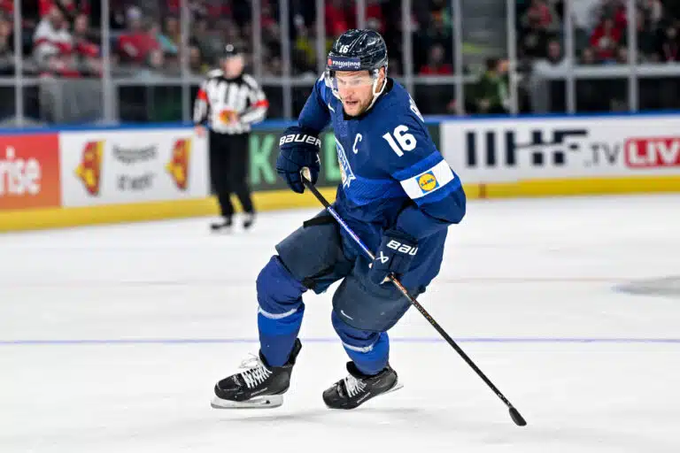 Aleksander Barkov häikäisi Atleetin asiantuntijoita – ”Voisi kirjan kirjoittaa”