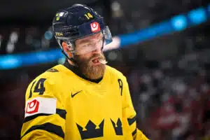 Ruotsin NHL-tähdeltä kitinää suomalaisista tuomareista - raivo repesi länsinaapurissa Ruotsin NHL-tähdeltä kitinää suomalaisista tuomareista – raivo repesi länsinaapurissa