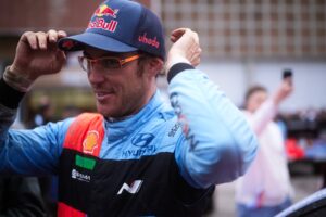 Thierry Neuville sai suuren hyvityksen – lähetti koskettavan viestin maalissa