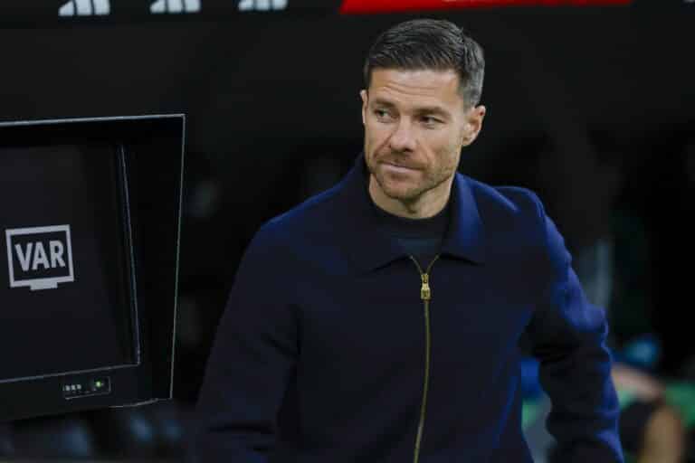 Chelsea muuttaa linjaansa täysin – Xabi Alonsolta tiukka vaatimus