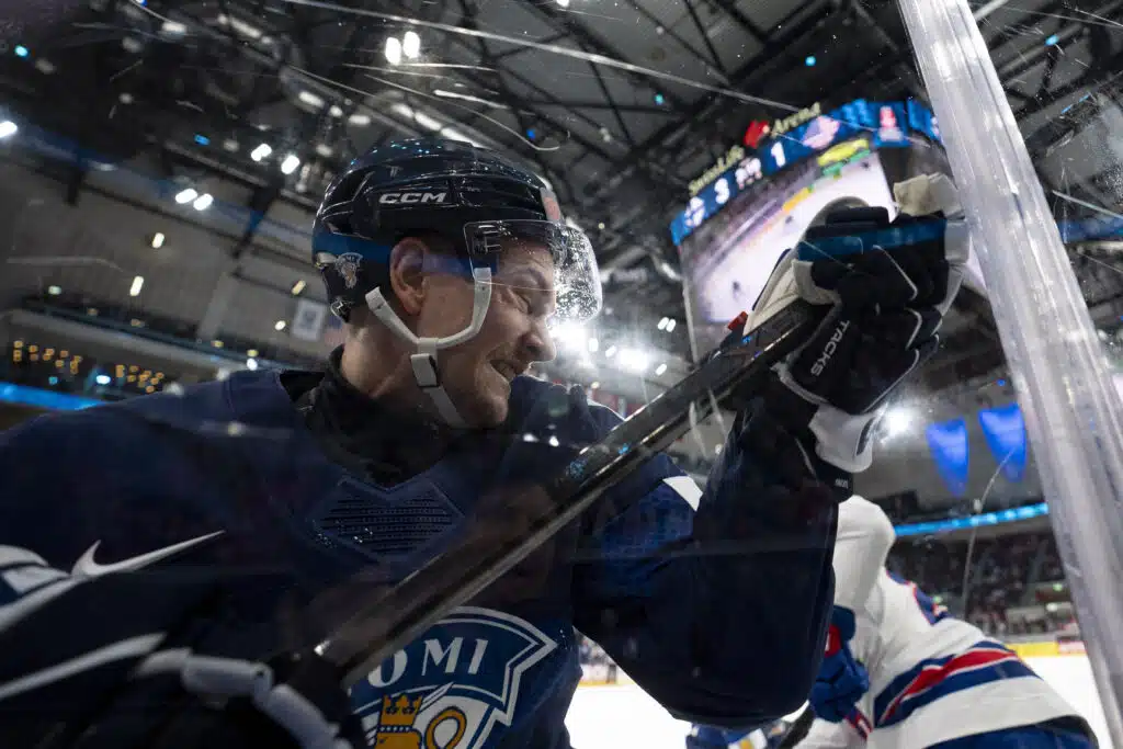 Kulta-Leijona passitettiin NHL:n siirtolistalle Urho Vaakanainen
