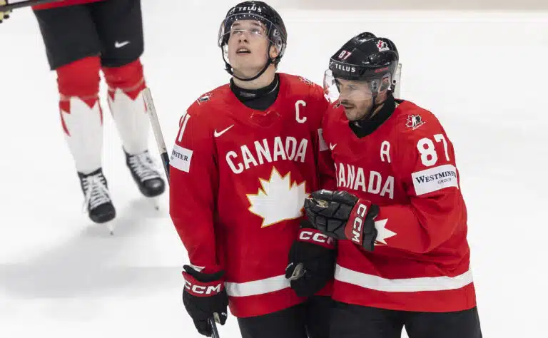 Sidney Crosby laittoi järjettömän syöttöklinikan pystyyn – Kanada teki selvää jälkeä yhdessä erässä
