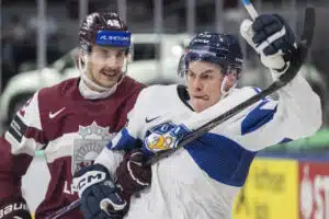 Leijonien maailmanmestarille hieno kunnianosoitus Sveitsissä Waltteri Merelä