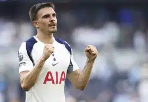 Tottenham säilyi Valioliigassa - maalintekijä purki tuntojaan Tottenham säilyi Valioliigassa – maalintekijä purki tuntojaan
