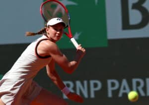Ranskan avoimissa melkoinen jytky – kuvankaunis tennistähti katsomoon, räjähti totaalisesti medialle