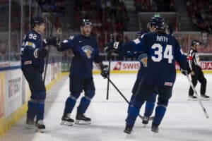 Leijonat ryöpyttää nyt rajusti Kanadaa