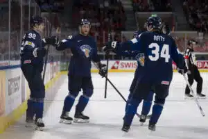 Leijonat ryöpyttää nyt rajusti Kanadaa