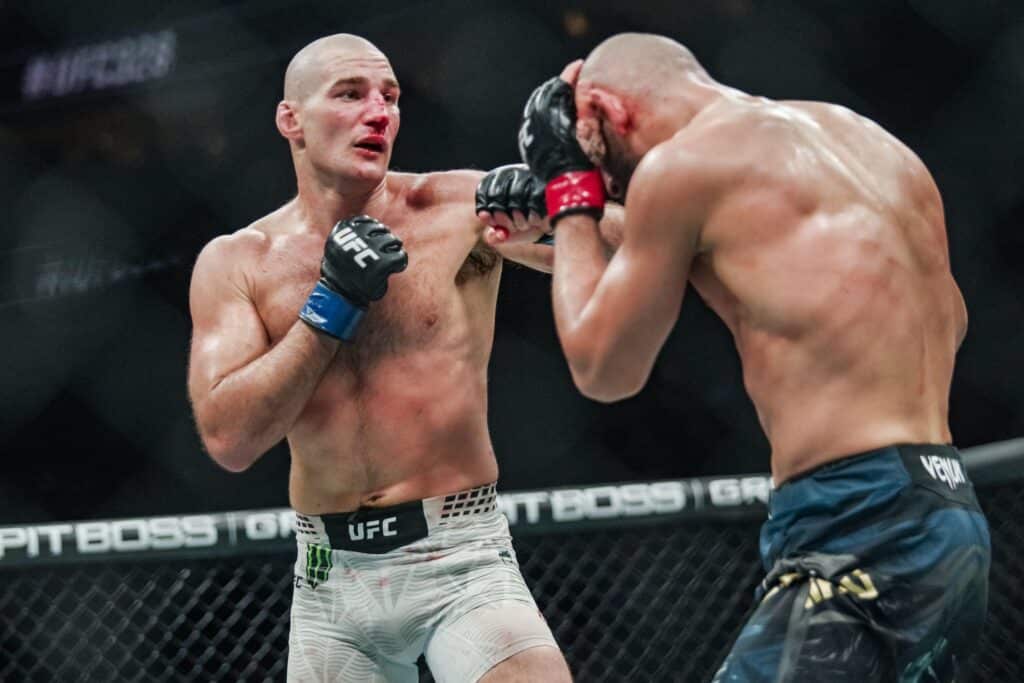 UFC:ssa jättiyllätys - valta vaihtui UFC:ssa jättiyllätys – valta vaihtui