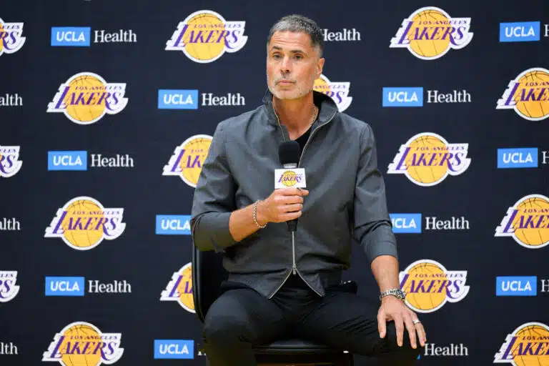 Los Angeles Lakersilta kova palkkaus