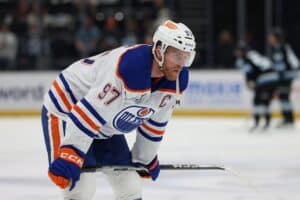 Connor McDavidista esitettiin raju väite – NHL-fanit raivostuivat välittömästi