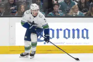 NHL:n siirtomarkkinoilla tapahtui – ruotsalaishyökkääjä uuteen seuraan