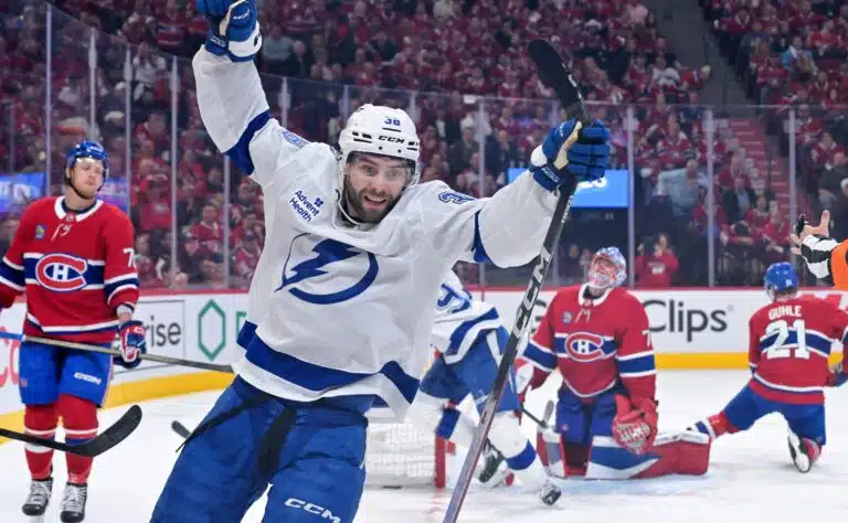 NHL:ssä huipputasainen sarja – ja seiskaan mennään