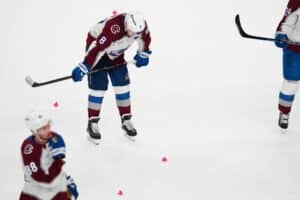 NHL-flopin päävalmentajalle vaaditaan potkuja – nyt puhuu joukkueen supertähti
